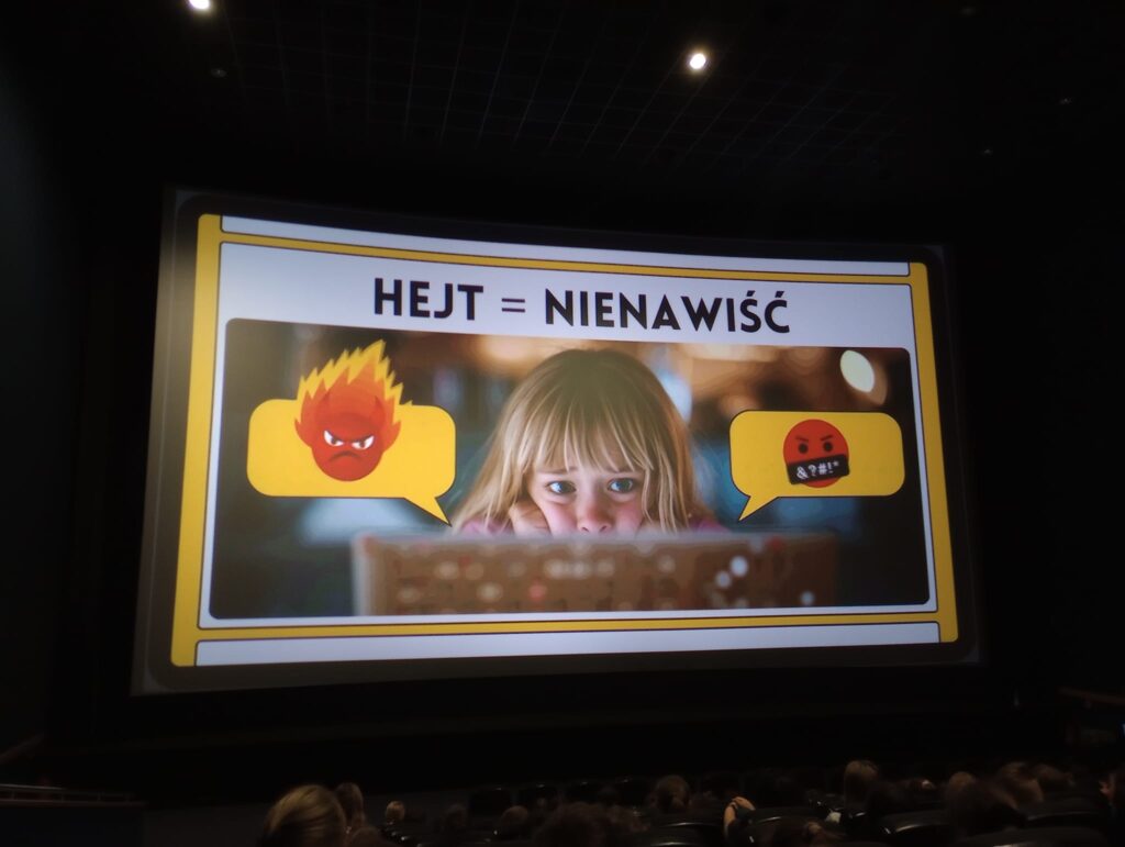 Zdjęcie ekranu w kinie