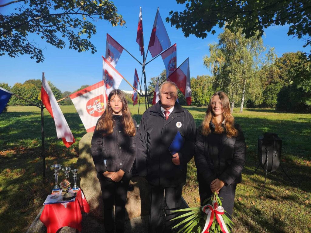 Uczennice SU w parku